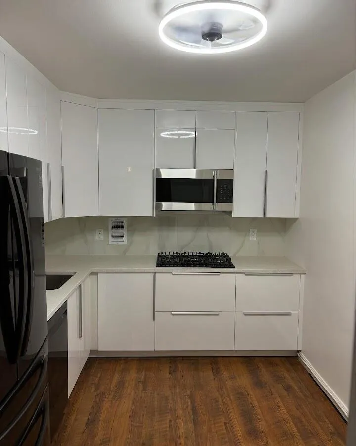 Renovated kitchen with quartz countertops in Steelton